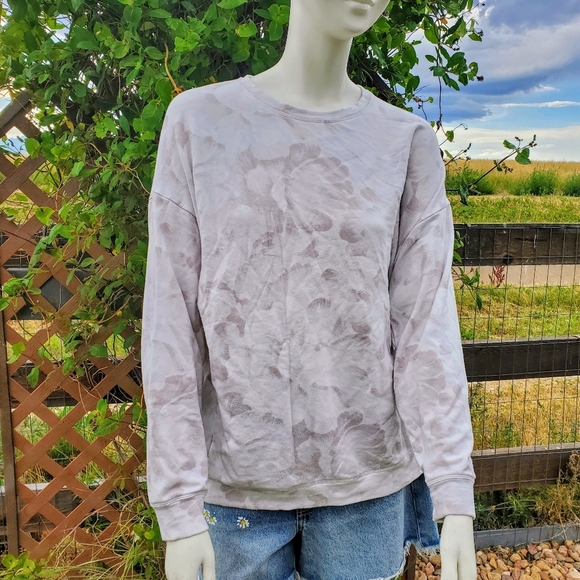Athleta Gray and White Floral Women's Crewneck Fleece Pullover Sweatshirt EUC - Picture 9 of 15